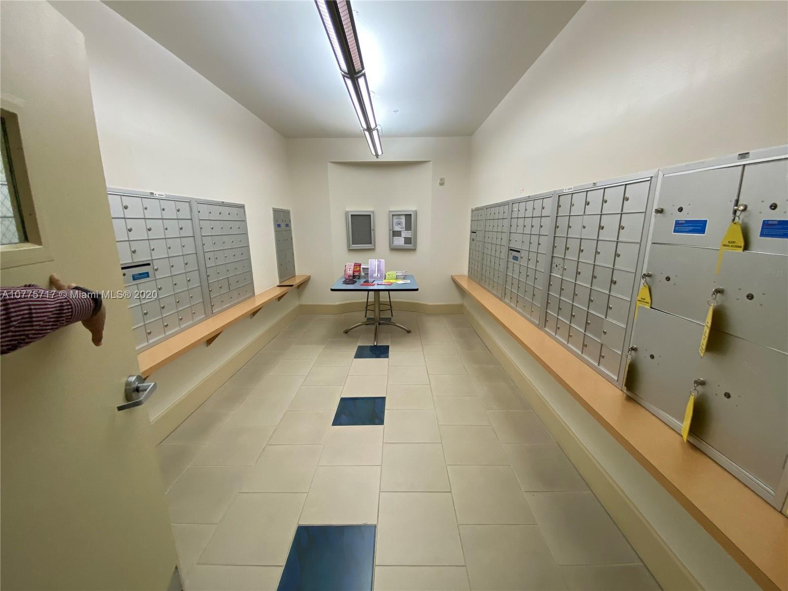 2000 North Bayshore Drive, Unit 407 Miami, FL 33137 - Photo 16 of 19 a living room with furniture