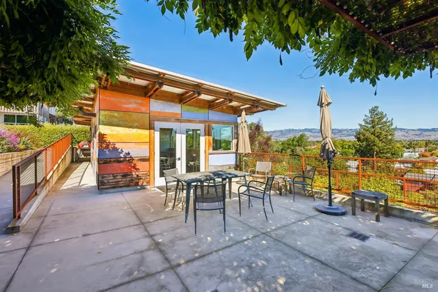 $1,299,000 | 732 Keller Court, Petaluma, CA 94952