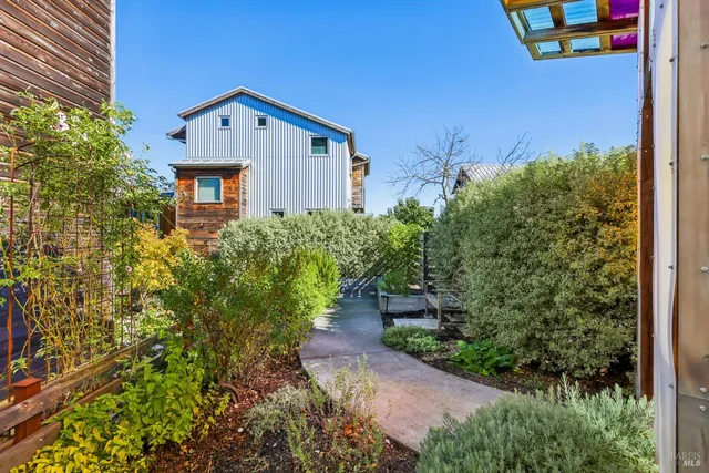 $1,299,000 | 732 Keller Court, Petaluma, CA 94952