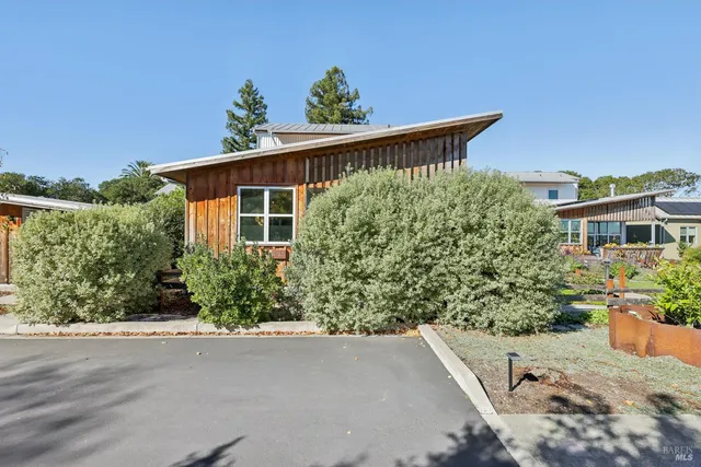 $1,299,000 | 732 Keller Court, Petaluma, CA 94952