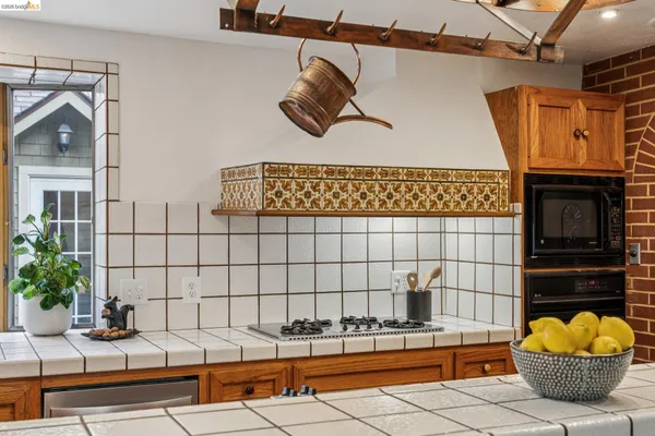 $1,695,000 | 824 Paru Street, Alameda, CA 94501