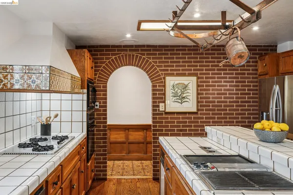 $1,695,000 | 824 Paru Street, Alameda, CA 94501