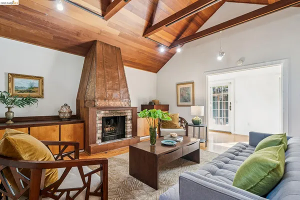 $1,695,000 | 824 Paru Street, Alameda, CA 94501