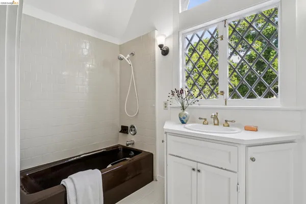 $1,695,000 | 824 Paru Street, Alameda, CA 94501