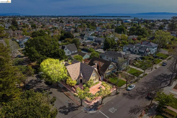$1,695,000 | 824 Paru Street, Alameda, CA 94501