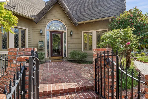 $1,695,000 | 824 Paru Street, Alameda, CA 94501