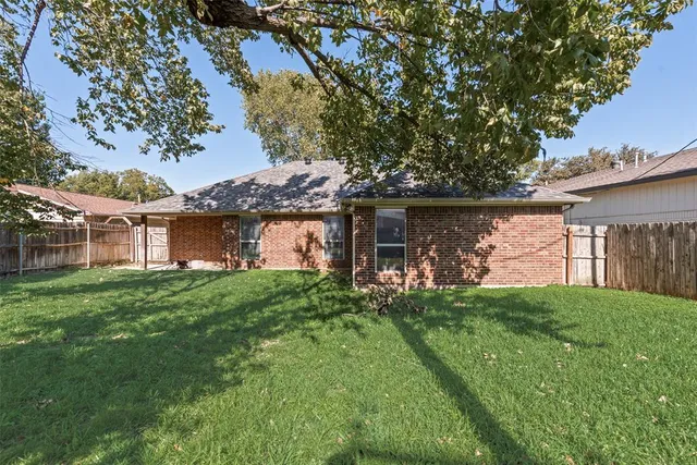 $350,000 | 132 Hedgerow Lane, Lewisville, TX 75057