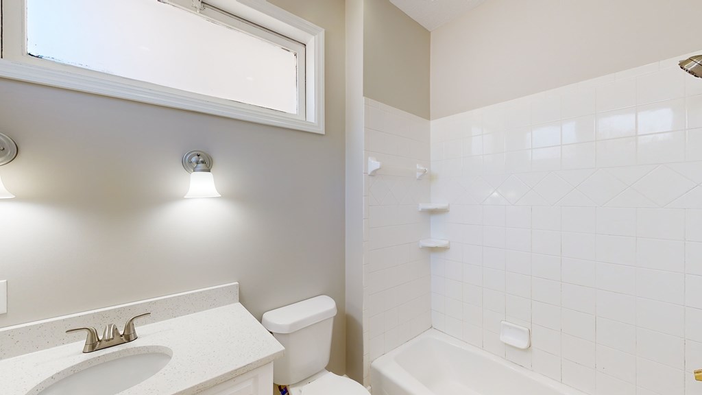1648 17th Avenue Columbus, GA 31901 - Photo 14 of 26 Bathroom