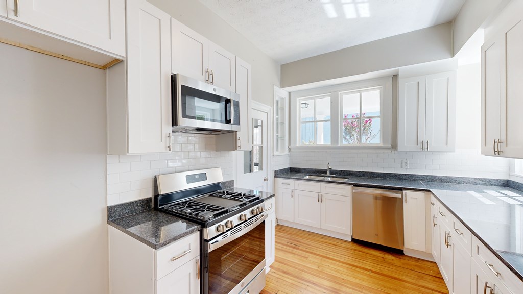1648 17th Avenue Columbus, GA 31901 - Photo 8 of 26 Kitchen