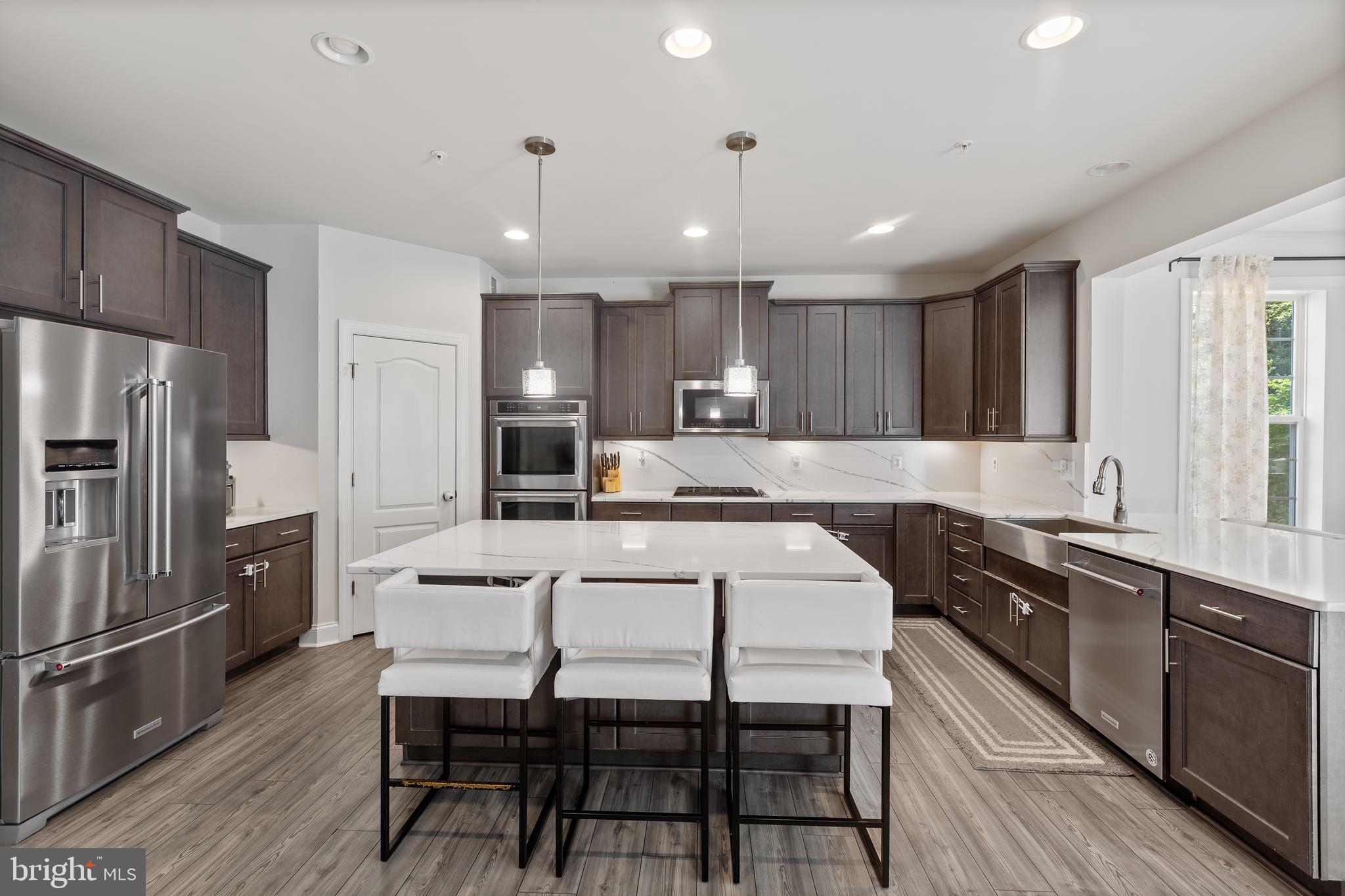 6676 Timber Ridge Lane Bryans Road, MD 20616 - Photo 14 of 49 Breakfast Bar & Kitchen (Main Level)