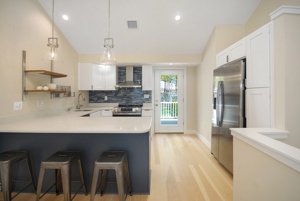 18 Eliot Road, Unit 18 Bedford, MA 01730 - Photo 8 of 24 Gallery Image 8