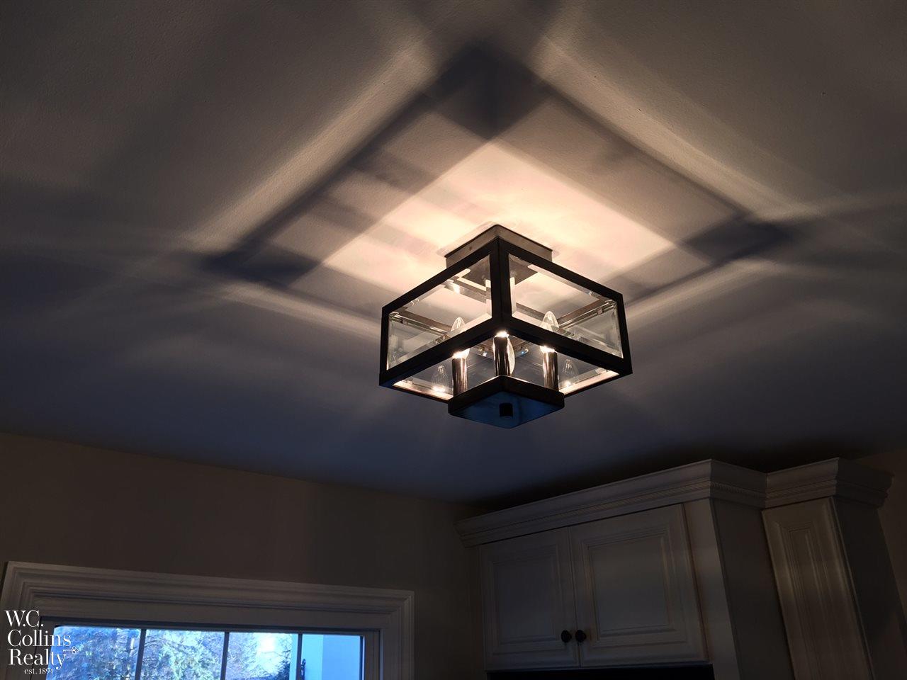 1432 Crescent Lane, Unit 321 Rochester, MI 48306 - Photo 8 of 19 Kitchen Ceiling Fixture