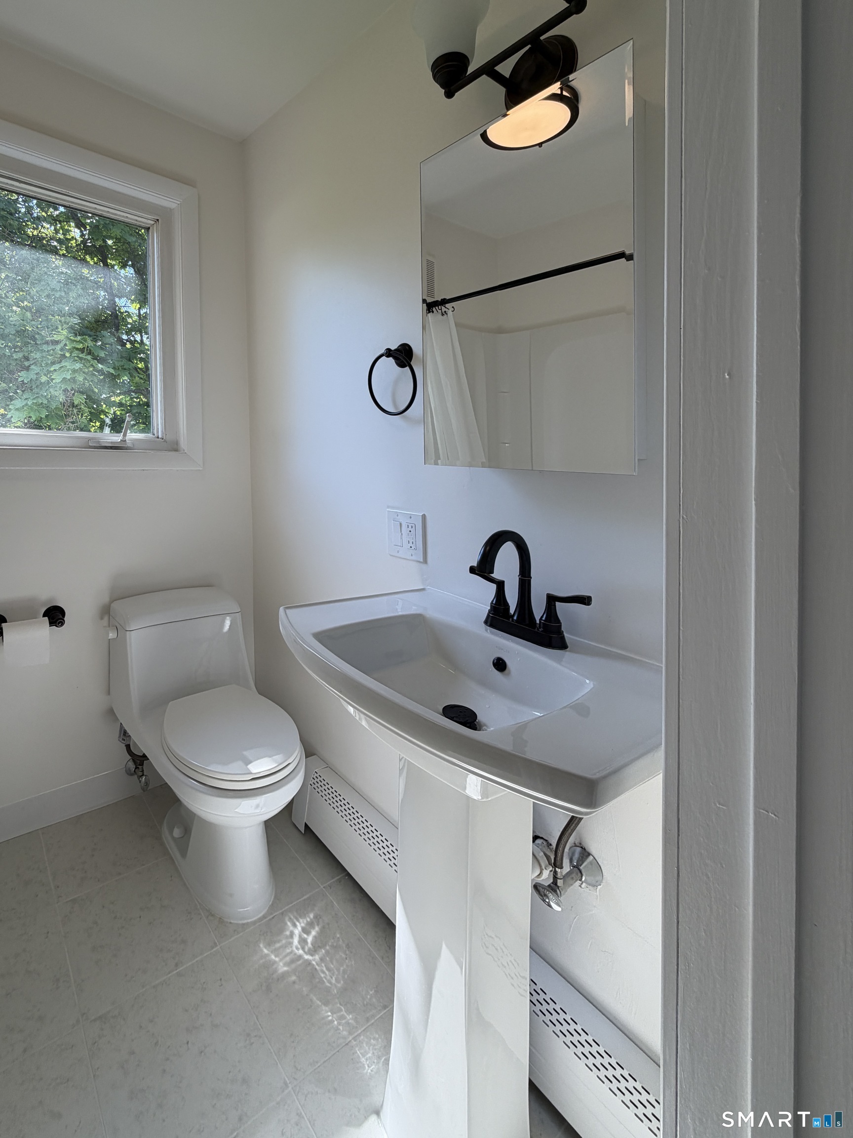 33 MacIntosh Road Norwalk, CT 06851 - Photo 11 of 17