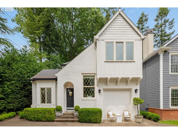 $915,000 | 6437 Southwest Raleighwood Court, Portland, OR 97221