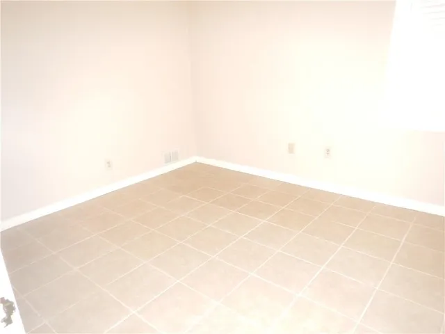 $2,499 | 2033 South Glencove Lane, Gretna, LA 70056