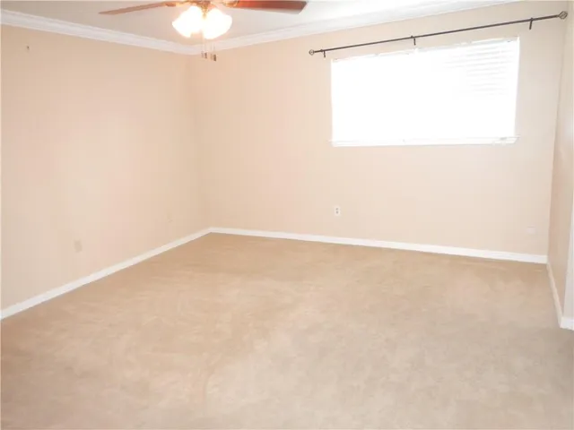 $2,499 | 2033 South Glencove Lane, Gretna, LA 70056