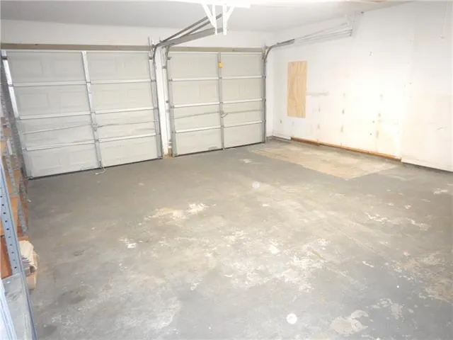 $2,300 | 2033 South Glencove Lane, Gretna, LA 70056