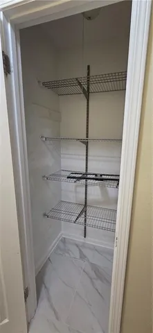 $2,499 | 2033 South Glencove Lane, Gretna, LA 70056