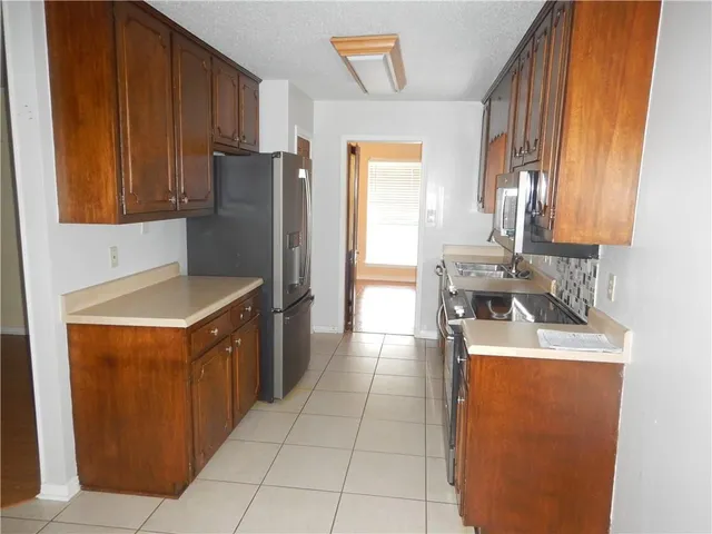 $2,499 | 2033 South Glencove Lane, Gretna, LA 70056