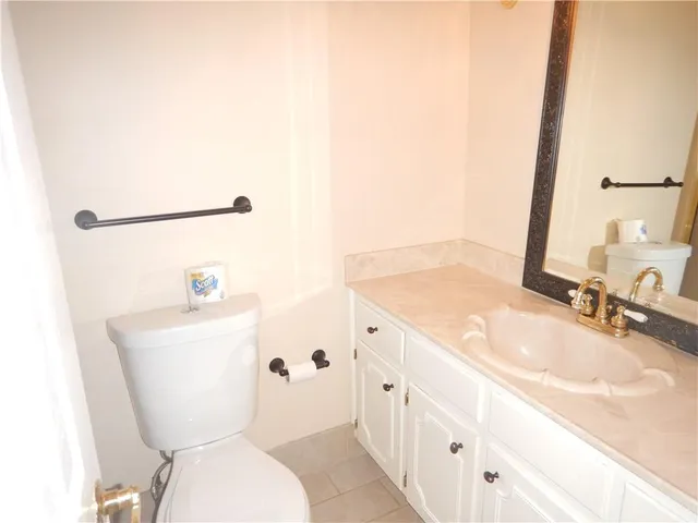 $2,499 | 2033 South Glencove Lane, Gretna, LA 70056