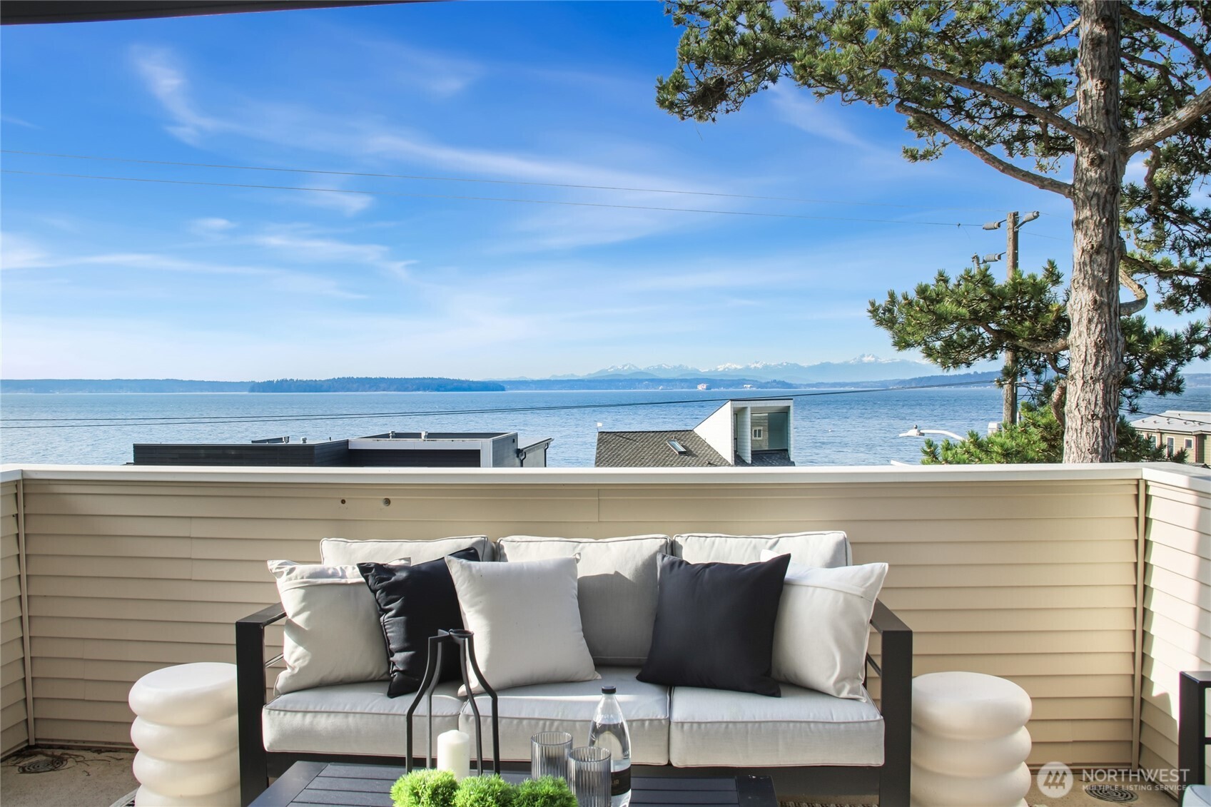 5064 Beach Drive Southwest Seattle, WA 98136 - Photo 3 of 40