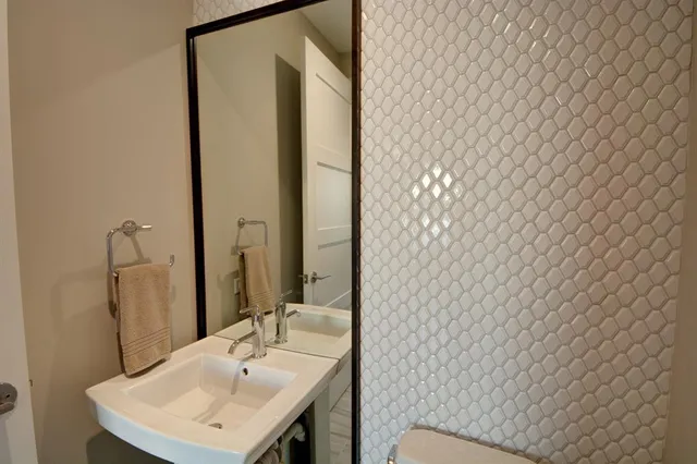 $1,075,000 | 350 Central Avenue, Unit 310, Southlake, TX 76092