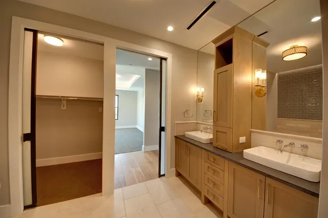 $1,075,000 | 350 Central Avenue, Unit 310, Southlake, TX 76092