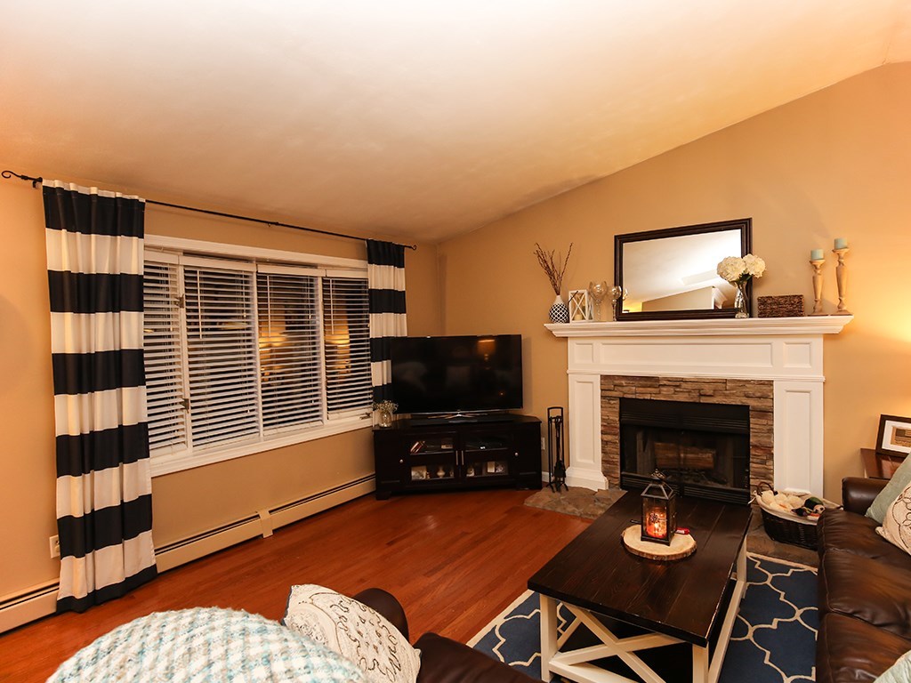 92 Ridge Road Smithfield, RI 02917 - Photo 3 of 26