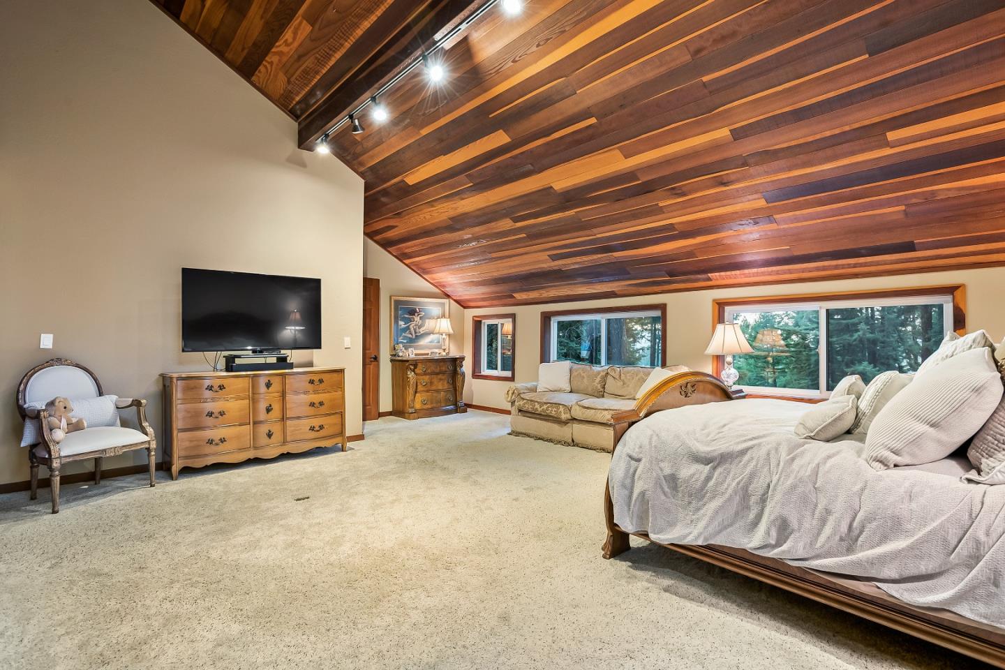 21964 Gillette Drive Los Gatos, CA 95033 - Photo 16 of 48 Gallery Image 16