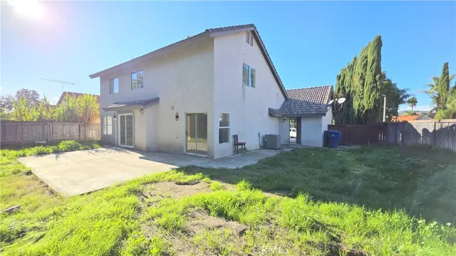 $2,995 | 1116 Cloverdale Street, Riverside, CA 92501