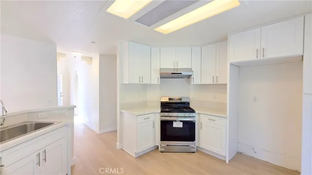 $2,995 | 1116 Cloverdale Street, Riverside, CA 92501