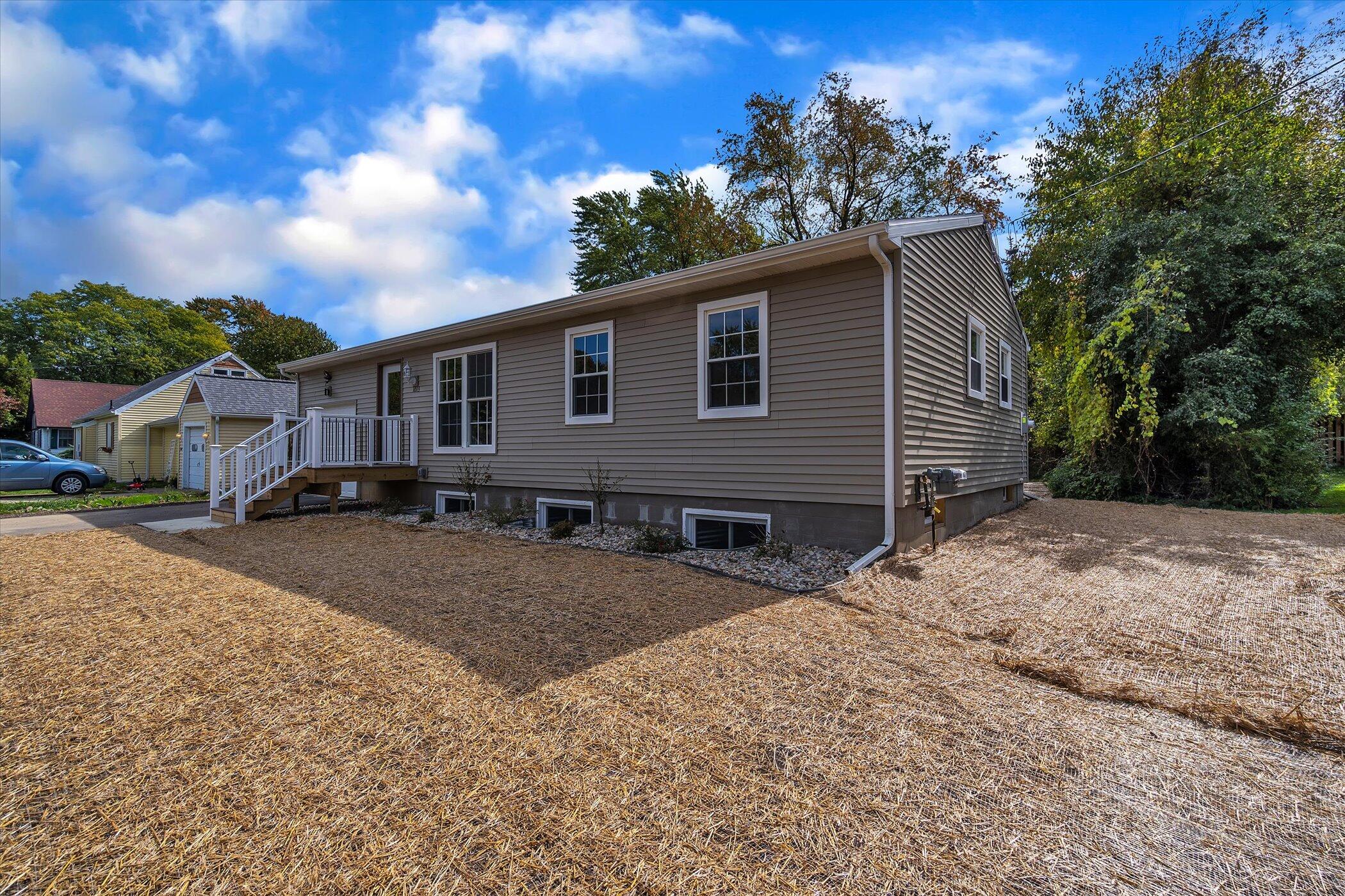 1013 Oak Grove Road Jackson, MI 49203 - Photo 8 of 46 08-1013-Oak-Grove-WindowStill-Real-Estat
