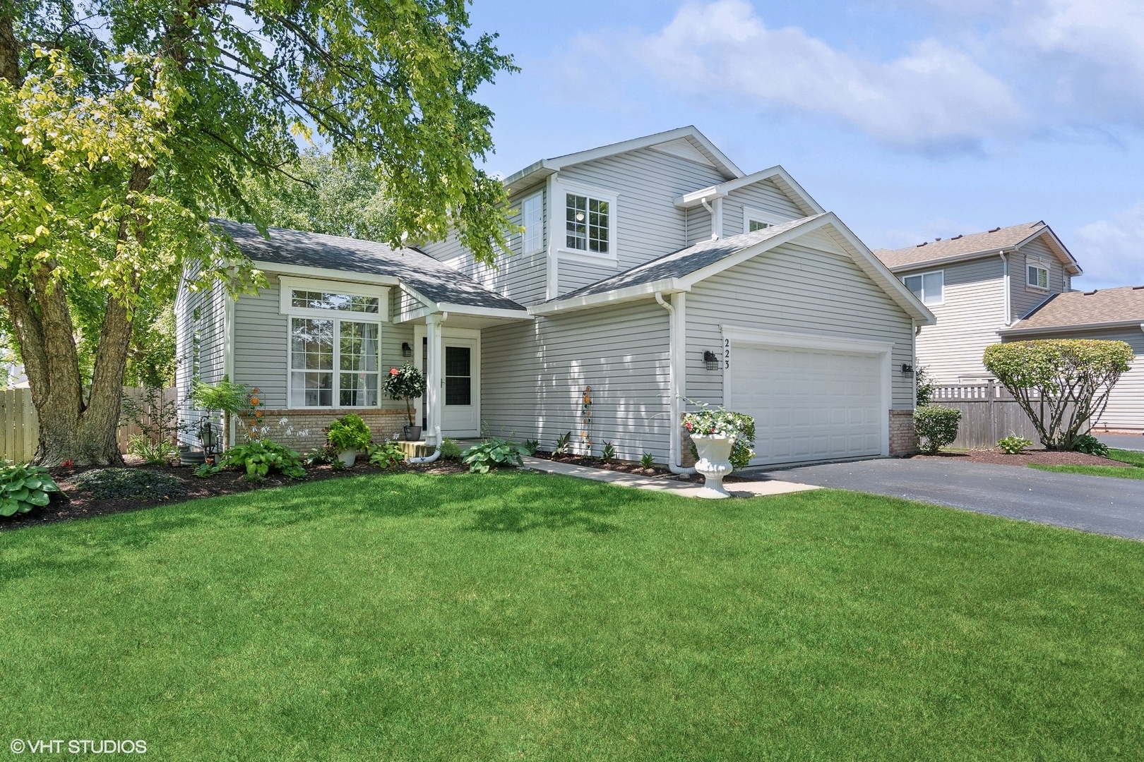 223 Jonathan Way Bolingbrook, IL 60490 - Photo 1 of 16 Gallery Image 1