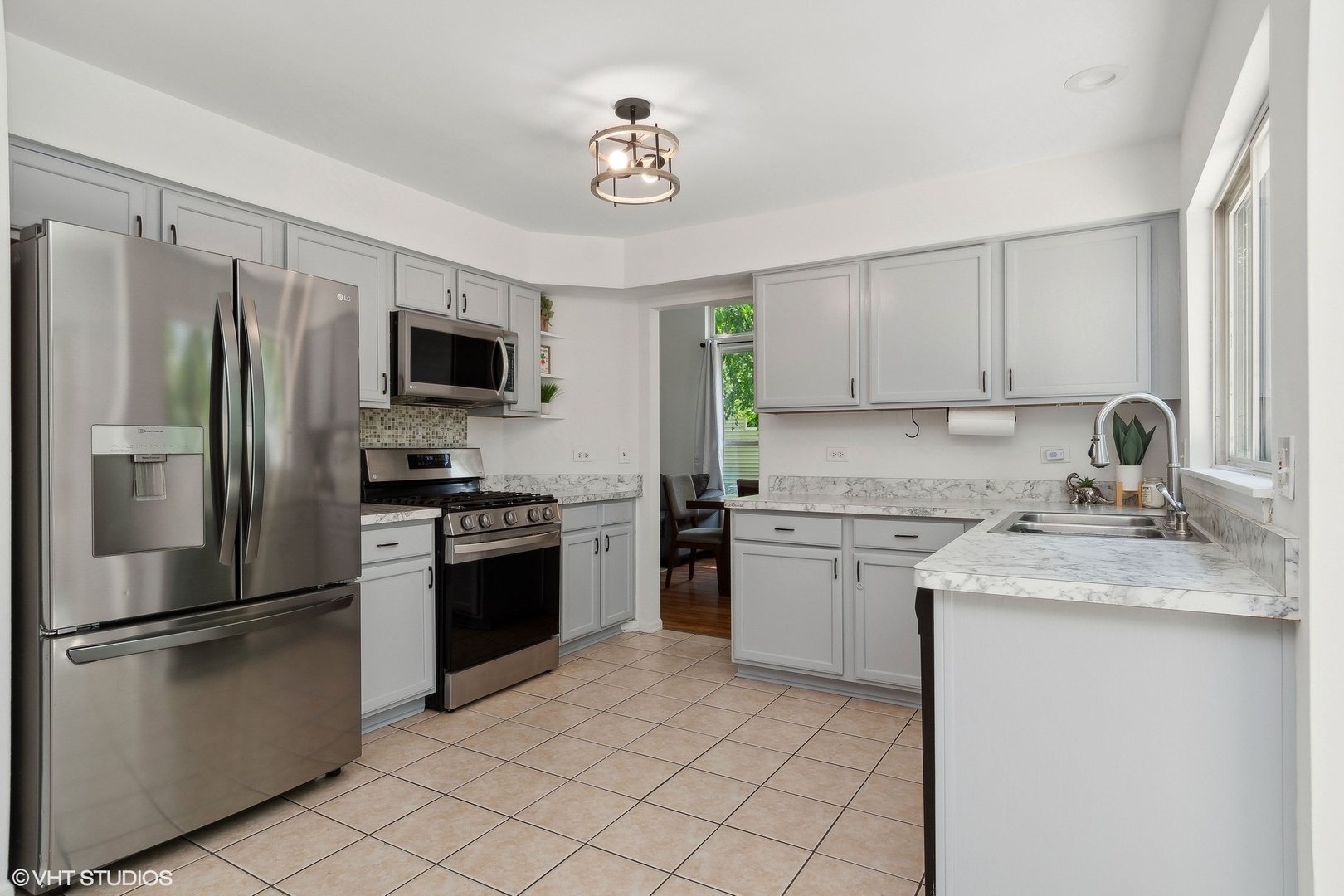 223 Jonathan Way Bolingbrook, IL 60490 - Photo 5 of 16 Gallery Image 5