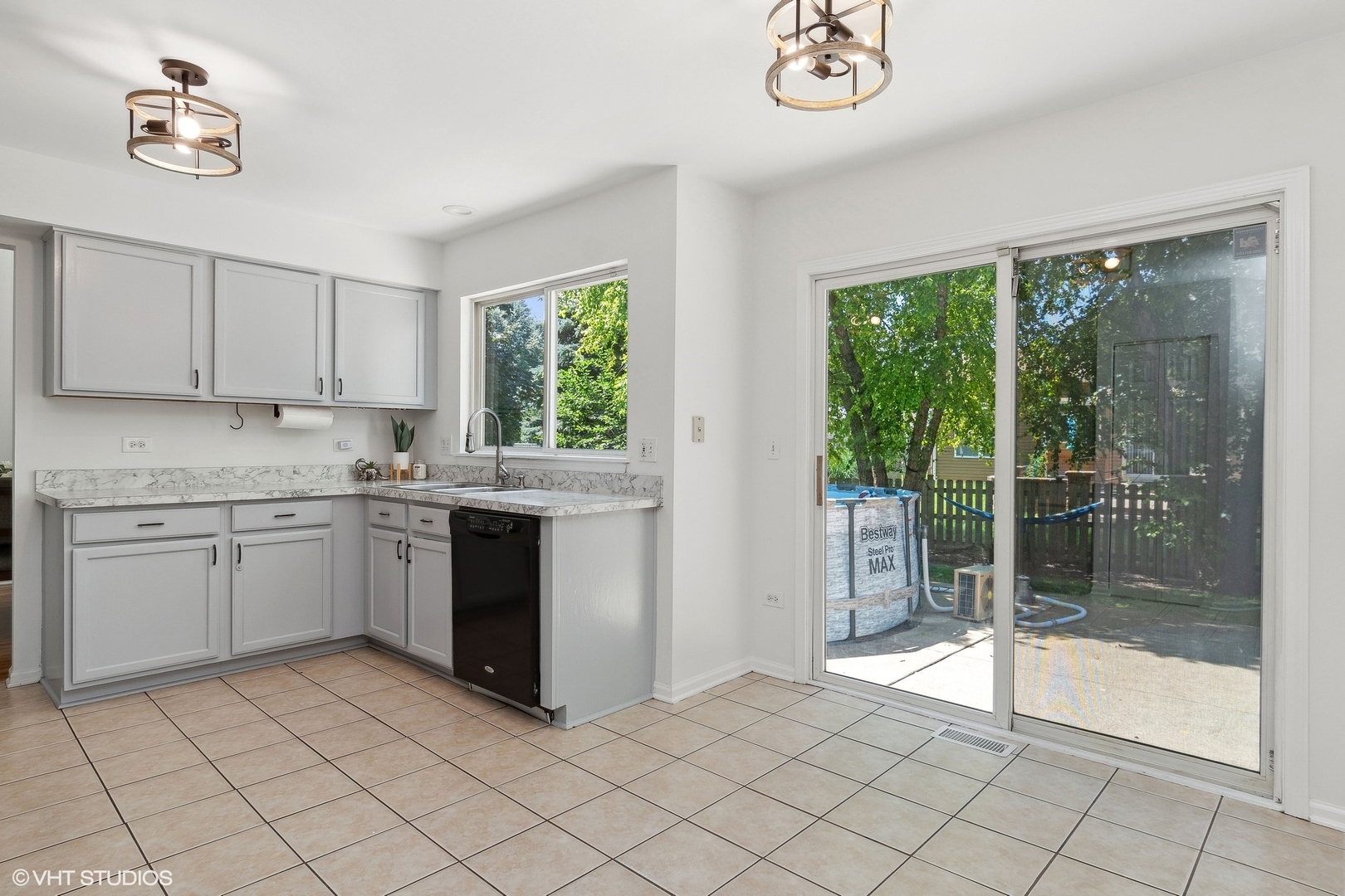 223 Jonathan Way Bolingbrook, IL 60490 - Photo 6 of 16 Gallery Image 6