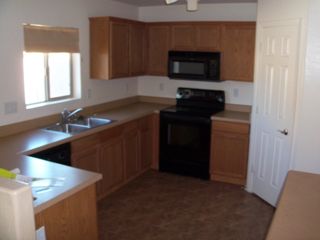 17788 West Redfield Road Surprise, AZ 85388 - Photo 6 of 8 .