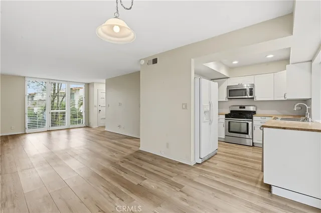 $1,290,000 | 2225 Vista Huerta, Newport Beach, CA 92660