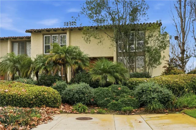 $1,290,000 | 2225 Vista Huerta, Newport Beach, CA 92660