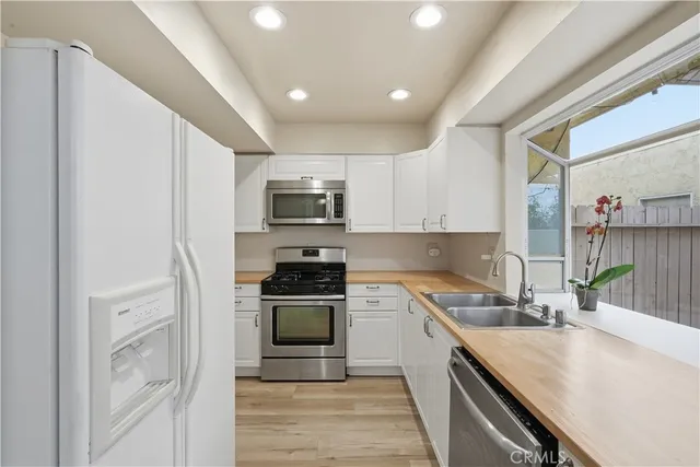 $1,290,000 | 2225 Vista Huerta, Newport Beach, CA 92660