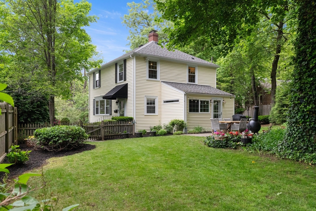 74 Curve Street Wellesley, MA 02482 - Photo 1 of 28 Gallery Image 1