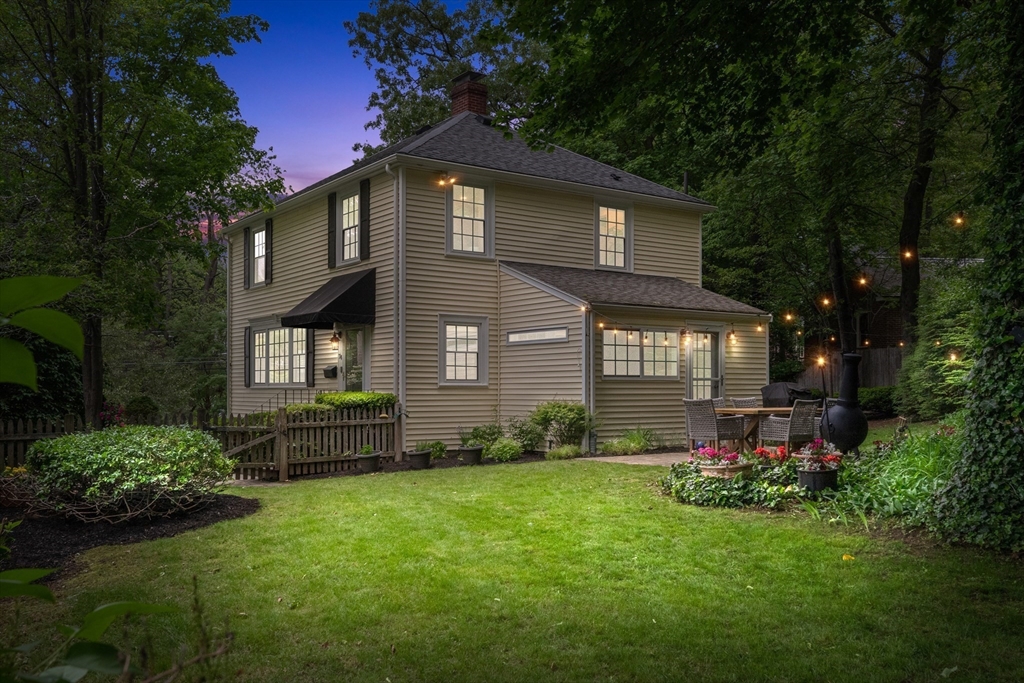 74 Curve Street Wellesley, MA 02482 - Photo 19 of 28 Gallery Image 19