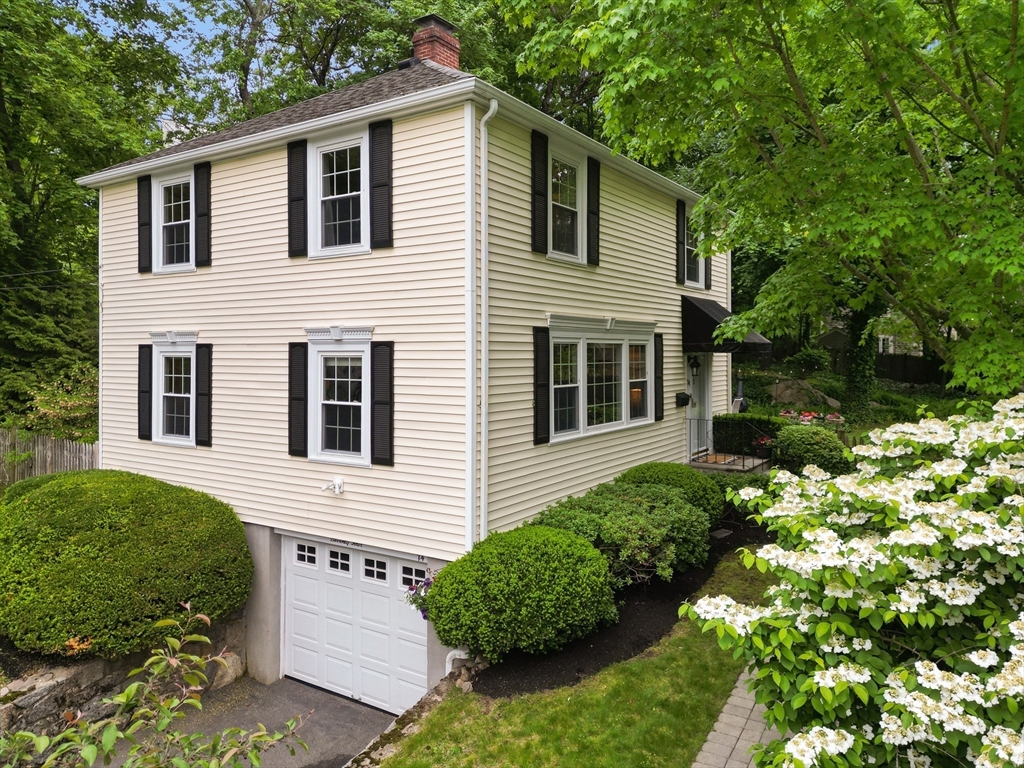 74 Curve Street Wellesley, MA 02482 - Photo 20 of 28 Gallery Image 20