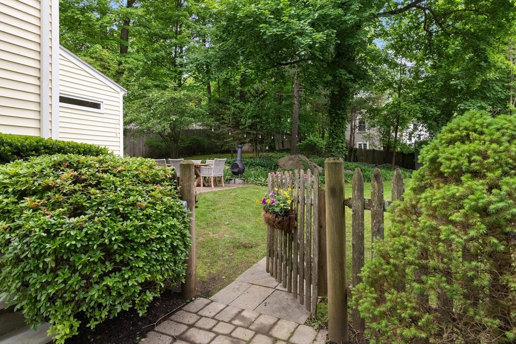 74 Curve Street Wellesley, MA 02482 - Photo 21 of 28 Gallery Image 21