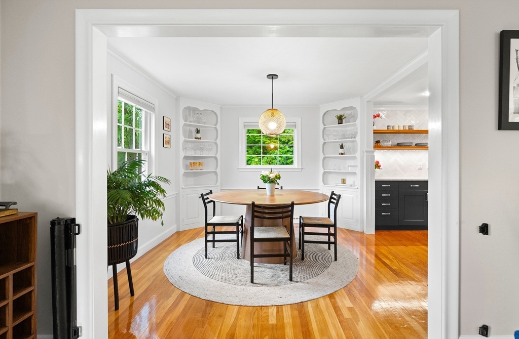 74 Curve Street Wellesley, MA 02482 - Photo 5 of 28 Gallery Image 5