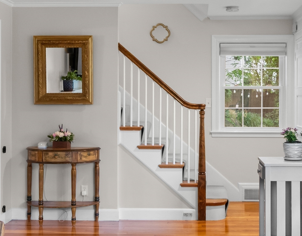 74 Curve Street Wellesley, MA 02482 - Photo 10 of 28 Gallery Image 10
