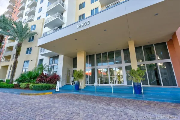 $3,200 | 18800 Northeast 29th Avenue, Unit 704, Aventura, FL 33180