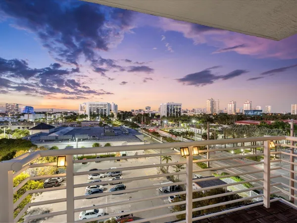 $3,200 | 18800 Northeast 29th Avenue, Unit 704, Aventura, FL 33180