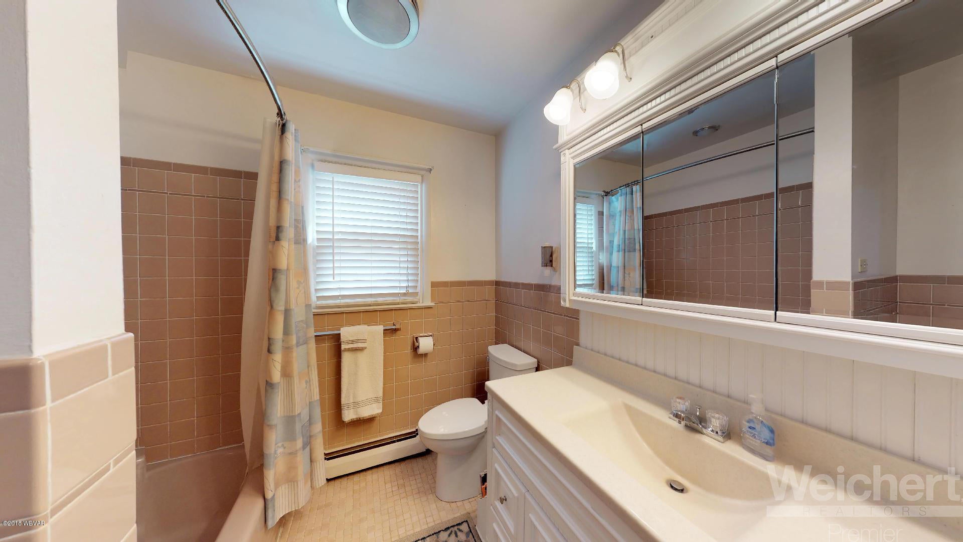 1770 Williams Road Williamsport, PA 17701 - Photo 12 of 24 Bath