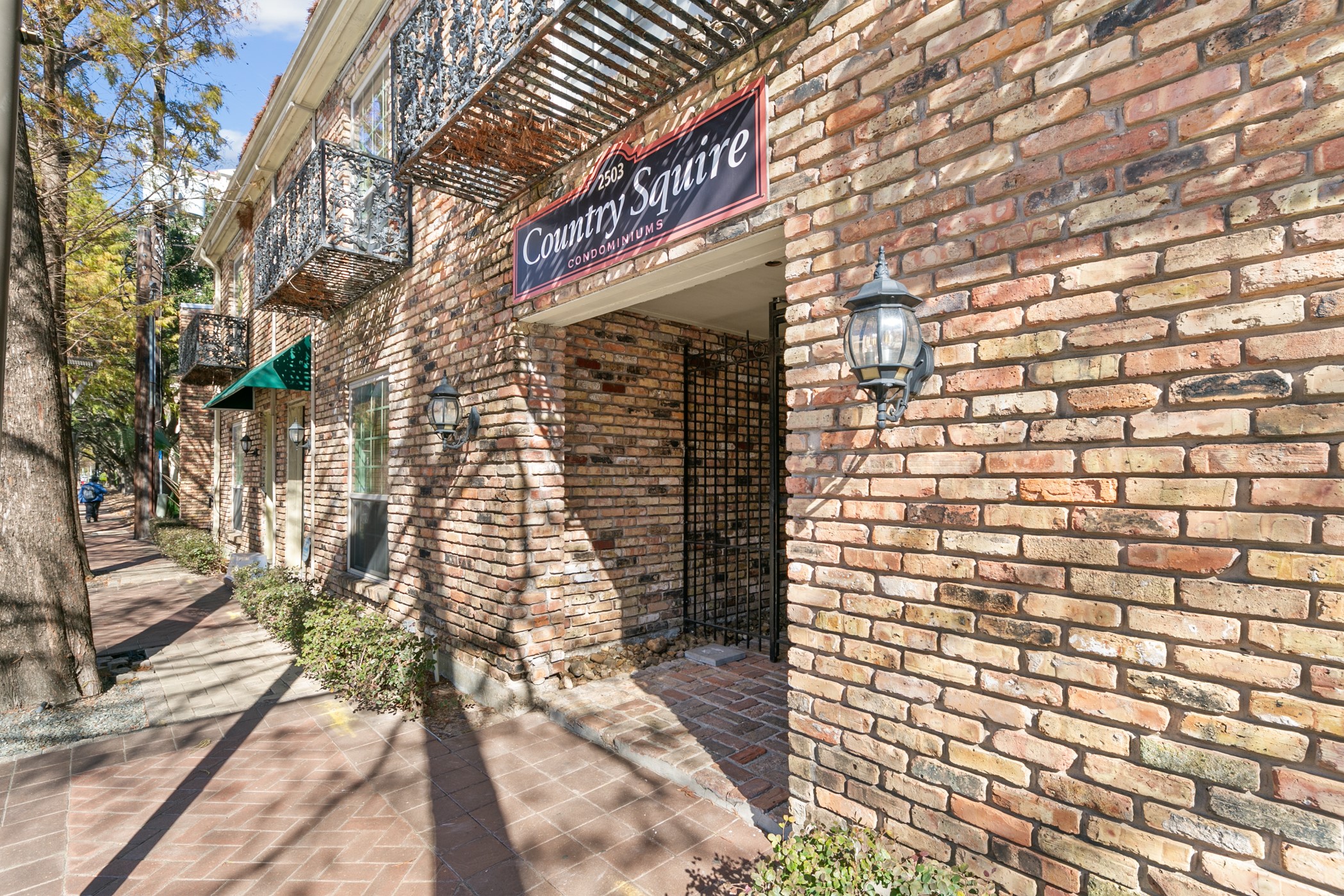2503 McCue Road, Unit 36 Houston, TX 77056 - Photo 2 of 14 Gallery Image 2