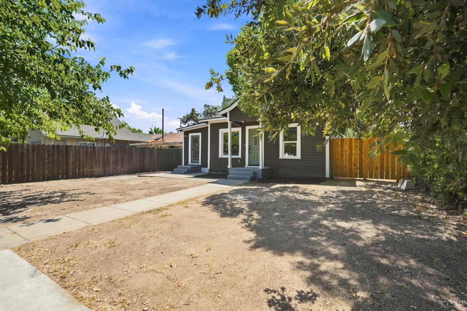 1145 D Street Reedley, CA 93654 - Photo 3 of 40 Gallery Image 3